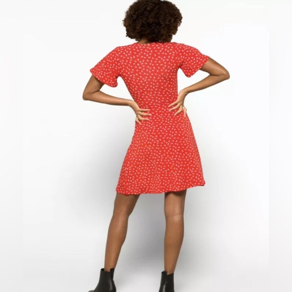 41 Hawthorn Red & White Elisse Knit Surplice Dress Size M NWT - Picture 4 of 7